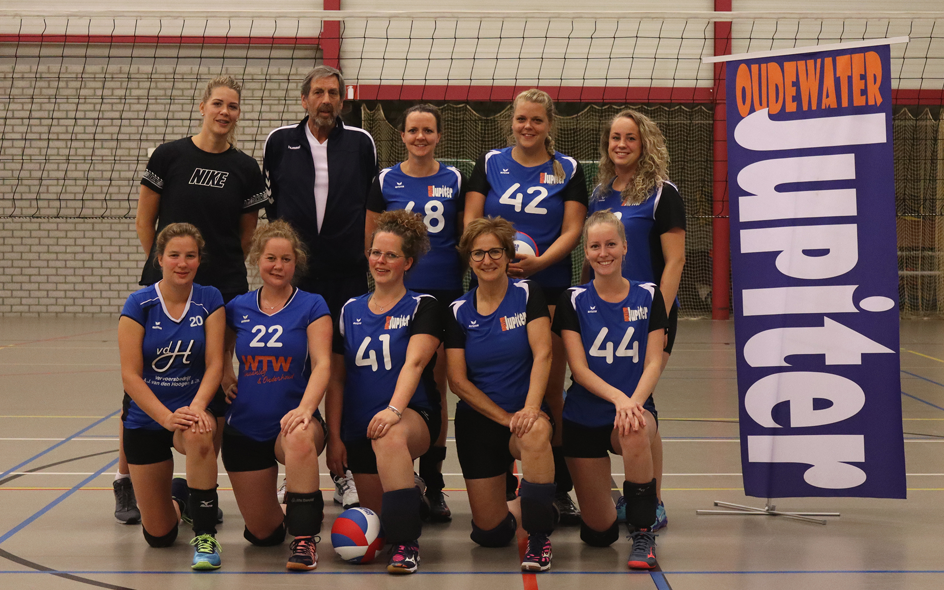 Teamfoto__0000s_0003_Dames3